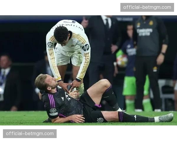 官方:多特蒙德后卫聚勒因肌肉疲劳,将缺席未来两周比赛 官方:多特蒙德后卫聚勒因肌肉疲劳,将缺席未来两周比赛