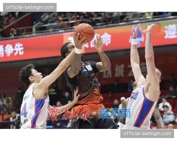 半场战报：天津先行者主场领先江苏肯帝亚12分，保级压力下防守强度提升